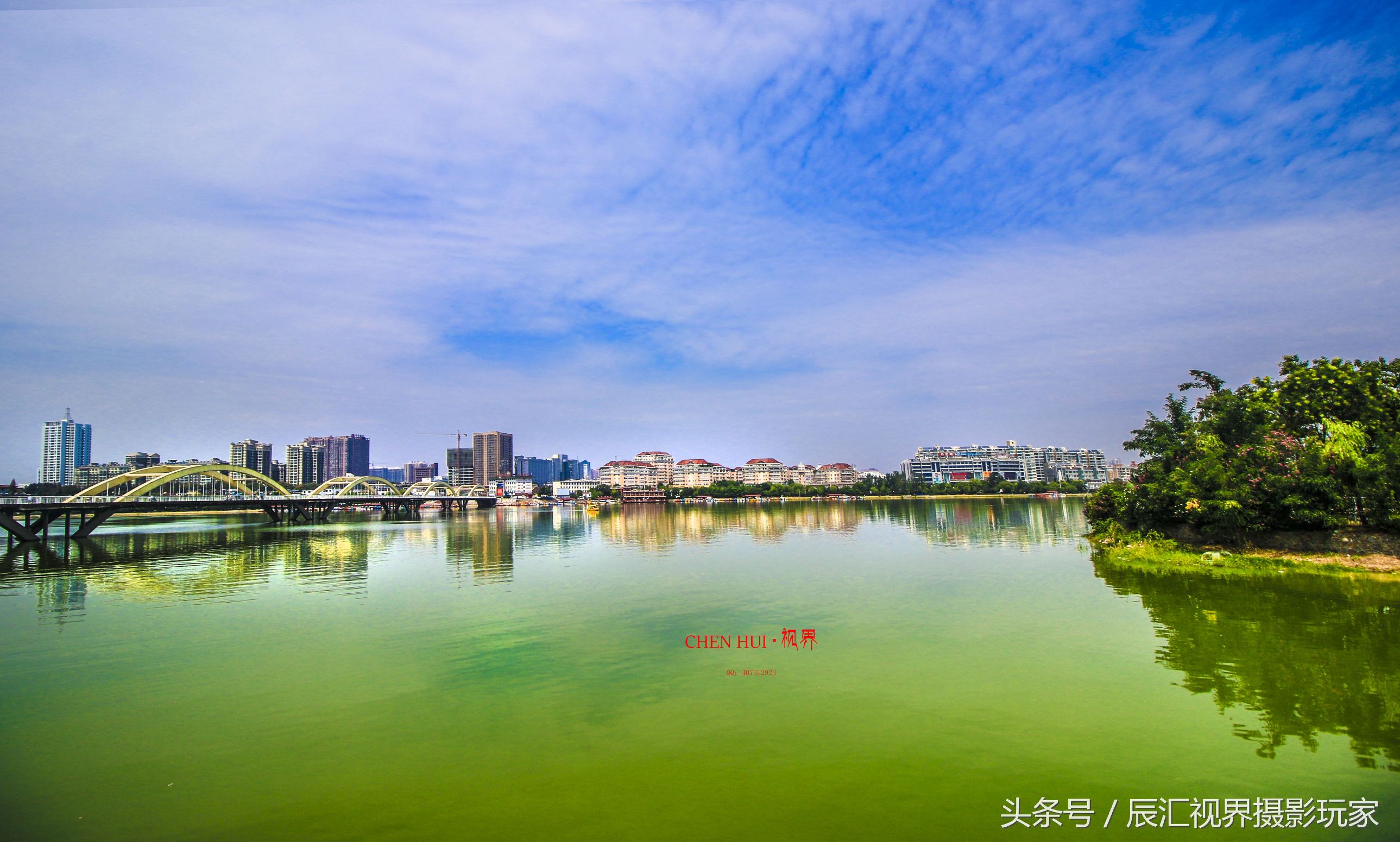 碧水蓝天俏宛城，水岸沙滩似海景
