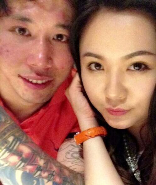 国足老婆哪一个不是大美女，从今天起培养孩子踢球吧