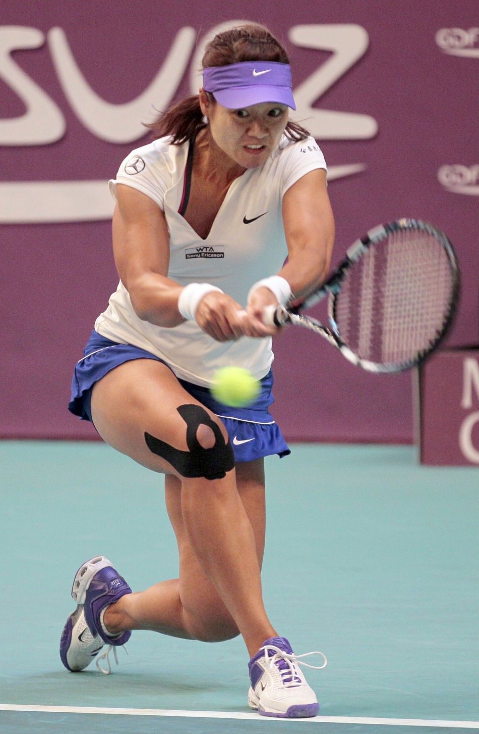 踢完球膝盖软组织疼怎么办,踢了球膝盖疼怎么回事