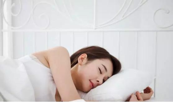 早起脸浮肿的原因,老年人早起脸浮肿的原因