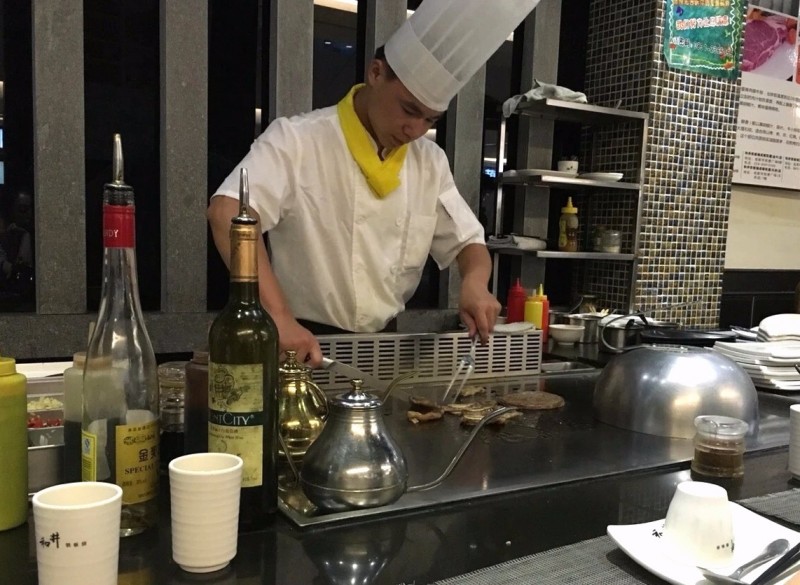 宜宾东街二楼烤肉店在哪里,宜宾半岛大院附近的烤肉店