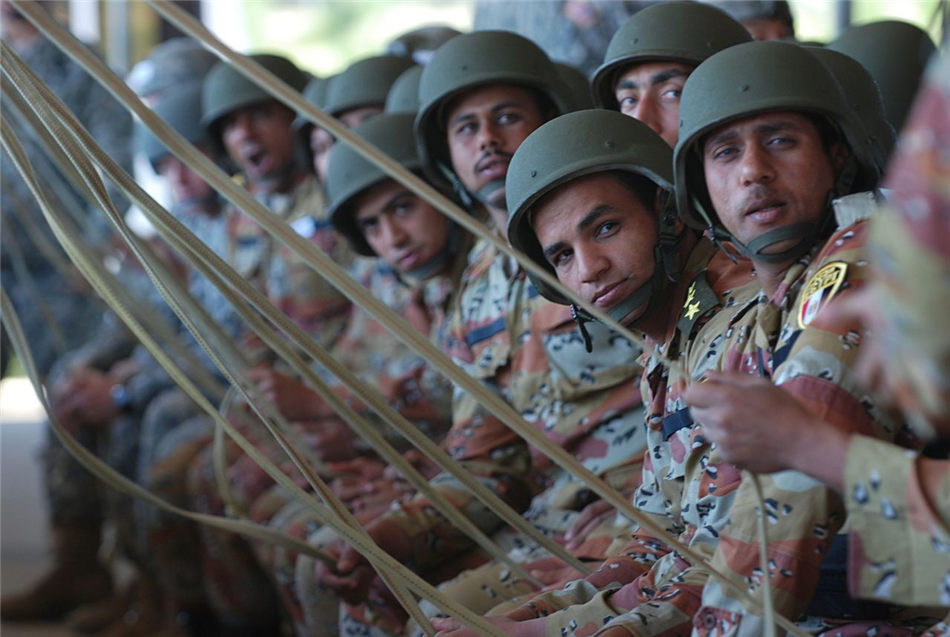 涨知识五星红旗,涨知识各国军旗