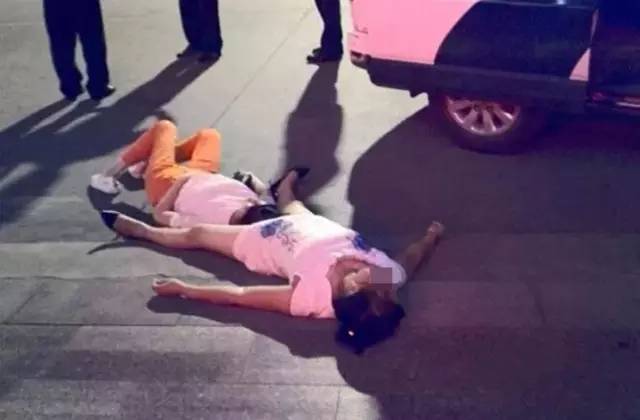 39度高温情侣吵架女子被气晕,两女子经历高温炙烤