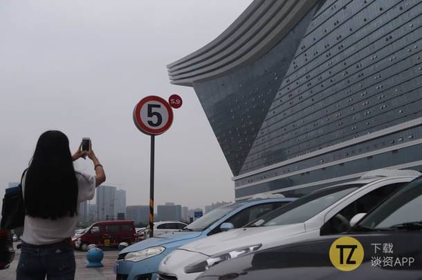 今天满大街的小红点，掀起全成都强迫症的小高潮