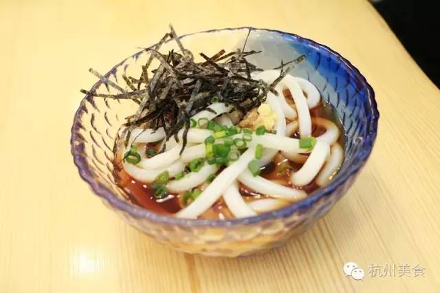 杭州这家人均45的乌冬专营店，硬生生吃出了人均300的日料感