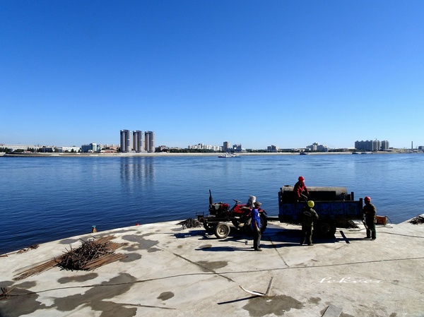 额滴个神！一枚老男人居然在黑河疯狂购物直到手软！