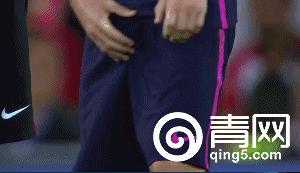 梅西在球门边被踩脚gif,梅西在球门边被踩脚翻滚出场外gif