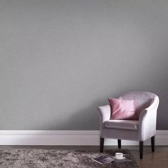 粉色卫衣搭配灰色直筒裤,粉色毛衣搭配灰色阔腿裤