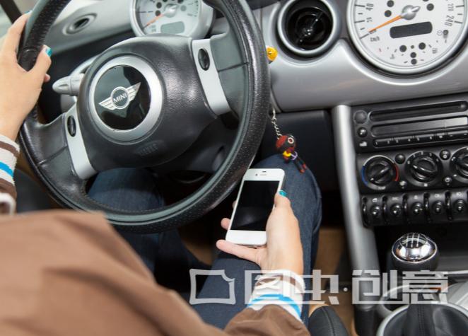 苹果手机导航如何与汽车同屏,华为手机导航怎么同汽车投屏