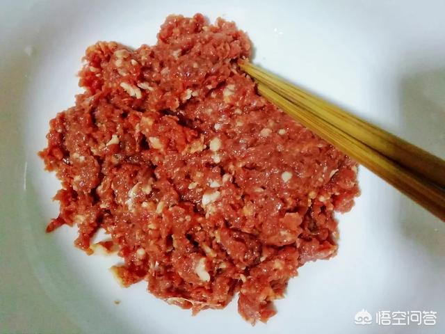 牛肉馅包子的调制方法视频,牛肉馅包子的做法怎么调馅好吃