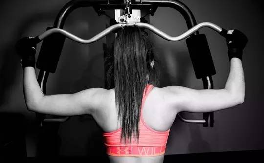 不累的热身方法,跑步的热身和放松视频