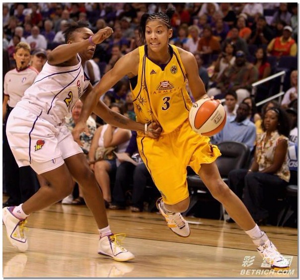 深疆大战前夜插播一则女篮新闻