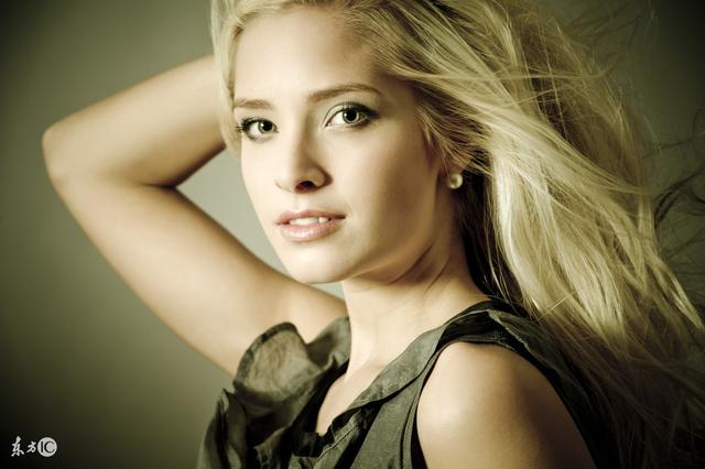 锦鲤附体狂赚百亿,锦鲤附体中奖的小说