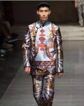 从红毯到春晚，我只看懂了一个词：“猴腮雷”！