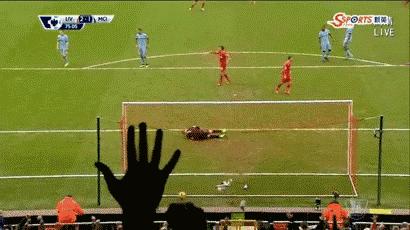 为什么球场上总是会发生“看见哈特抡一脚”？