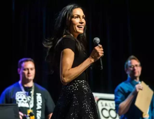 好久不见，凤凰扮演者法米克·詹森出席动漫展