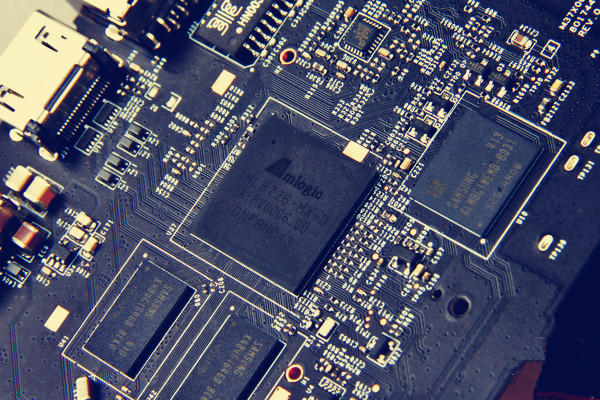 YunOS天猫魔盒1S硬件拆解