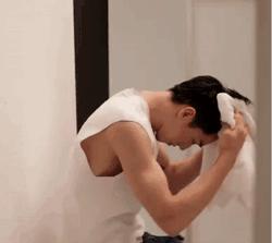 稻草人不怕太阳晒不怕大雨淋,稻草人不怕火逆水寒