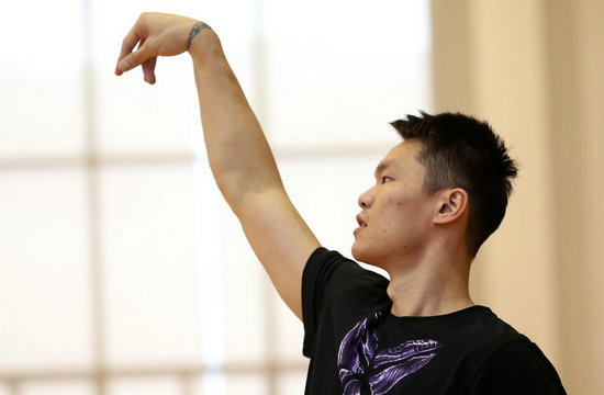 涓浗瓒冲潧鑷悕鏄憲浜嬩欢,涓浗瓒崇悆鍚告瘨鐞冨憳