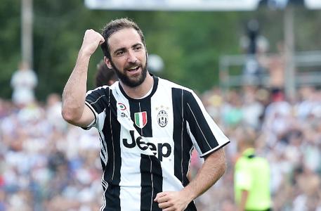 足坛第一转会费,足坛十大转会费纪录