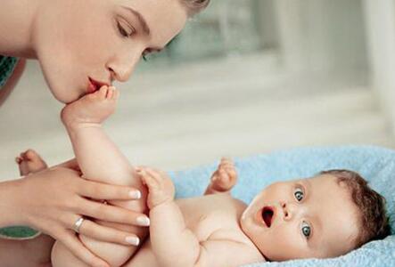 新生宝宝每个月的关注事项,新生宝宝必须关注的八件事