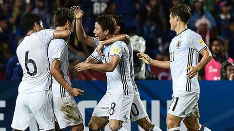 世界杯奇葩裁判,世界杯上球员被罚黄牌与裁判冲突