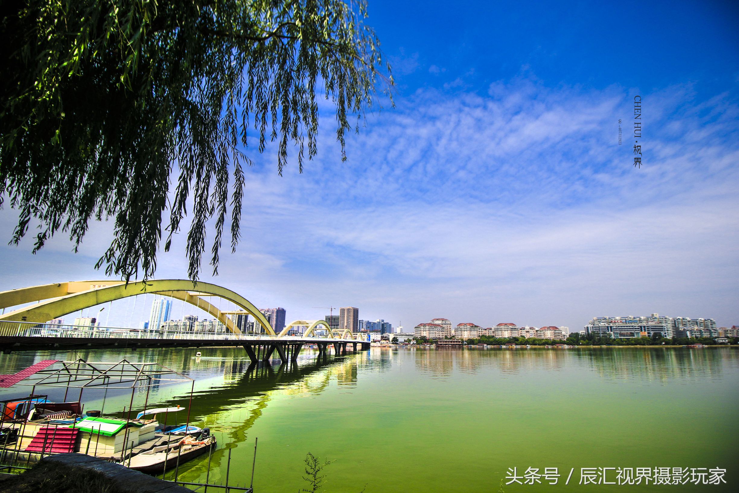 碧水蓝天俏宛城，水岸沙滩似海景