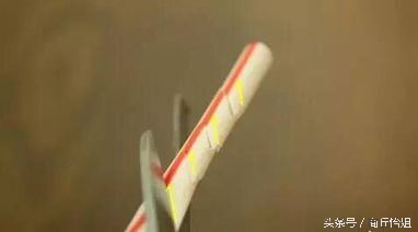 0元生活小妙招，家里的洗手盆容易堵，一根吸管解决它！