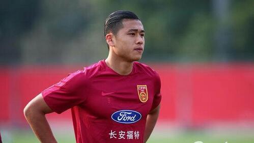 高洪波10次传球9次失误,董路说高洪波532阵型