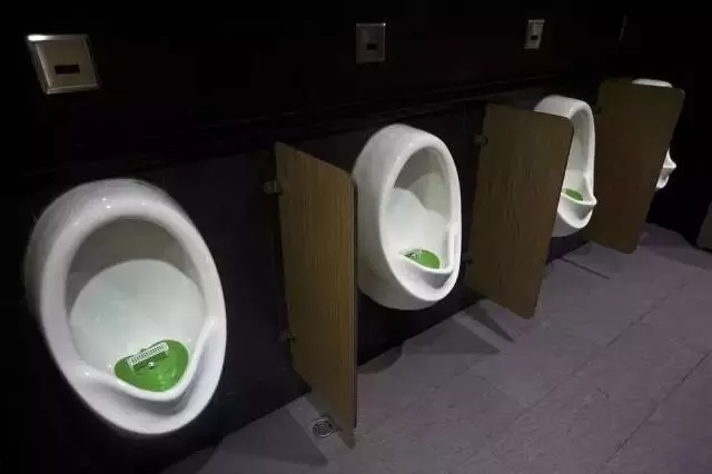 自从有了它们小便都有“味道”了，这让我上哪儿说理去？