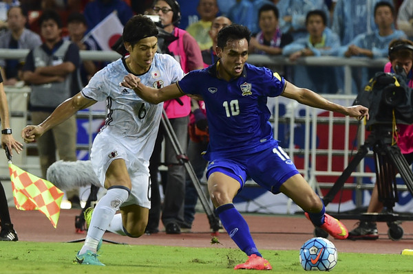 世界杯奇葩裁判,世界杯上球员被罚黄牌与裁判冲突