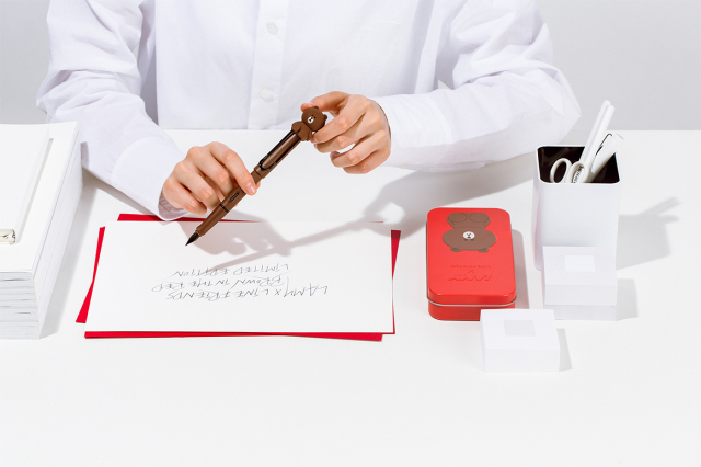 凌美布朗熊钢笔怎么装墨水,凌美钢笔布朗熊开箱