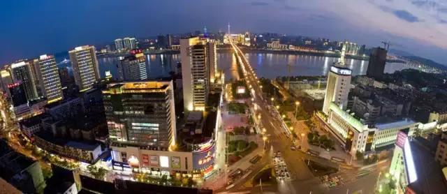 株洲适合情侣一起玩的地方,如果你拥有了ta你想带谁兜风