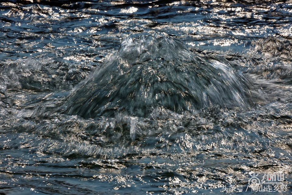 这眼泉好神奇！用泉水洗眼，少年不近视，老者不花眼！