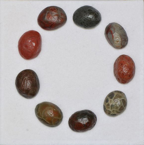 网上的8mm的红玛瑙多少钱一颗,5mm红玛瑙多少钱一粒