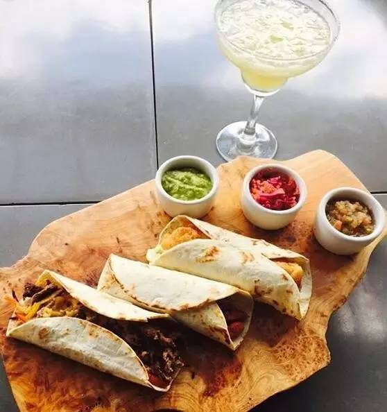 在美国吃墨西哥卷饼 (美国最好吃的墨西哥州美食)