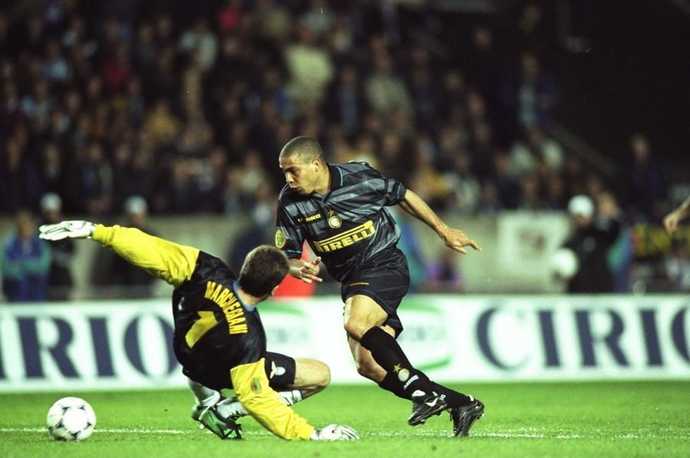 足坛100大进球大罗,足坛十大过人大师