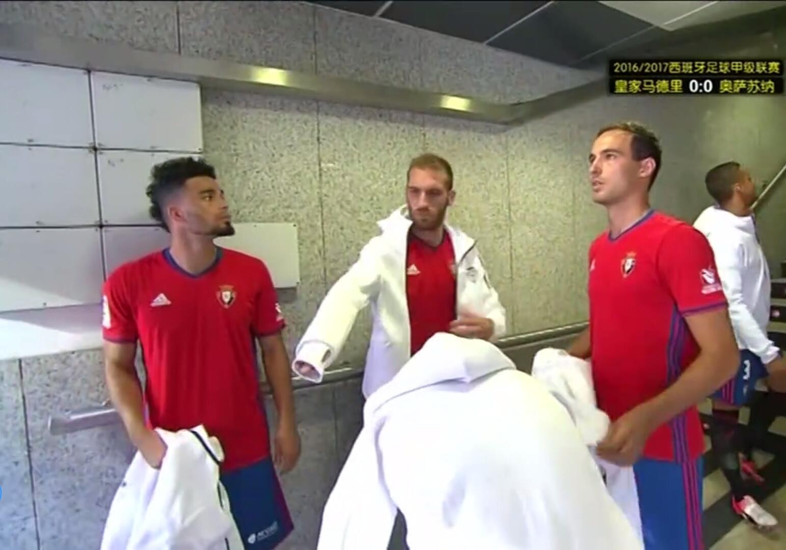 这个周末皇马曼联拜仁等俱乐部轮番为这件夹克上演了卖家秀