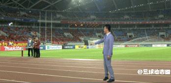 鐬棿绌胯秺鐩存挱,鐩存挱鐬棿绌胯秺杞満