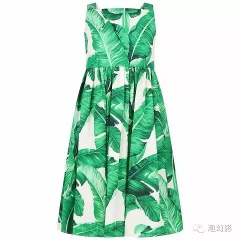 小朋友的钱最好赚，几千块穿几个月就要扔的衣服爹妈买起来不眨眼