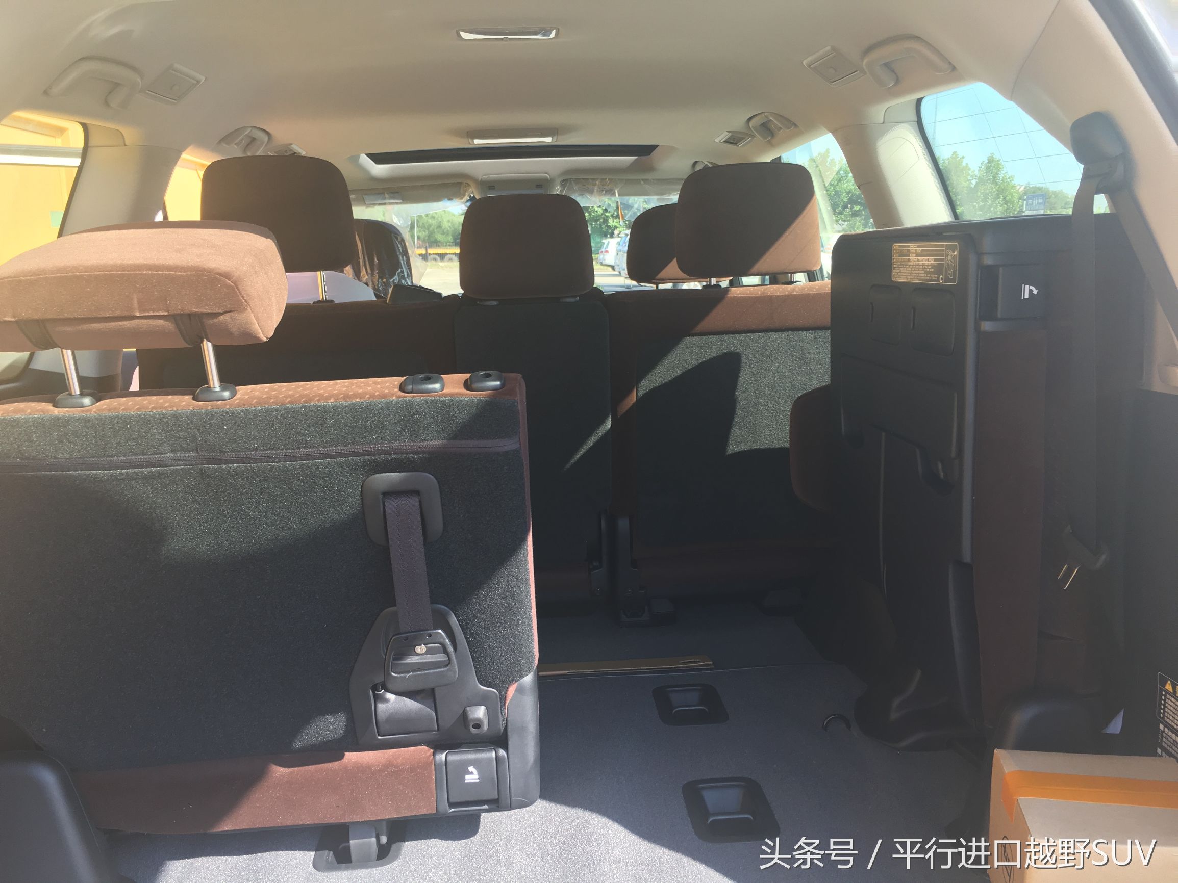 兰德酷路泽和路虎卫士110哪个好,兰德酷路泽2024款越野测试