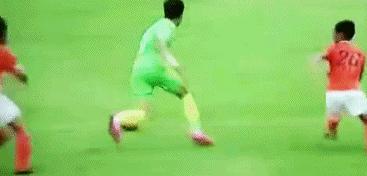 中国足球的东邪西毒,功夫足球反映国内足球真实