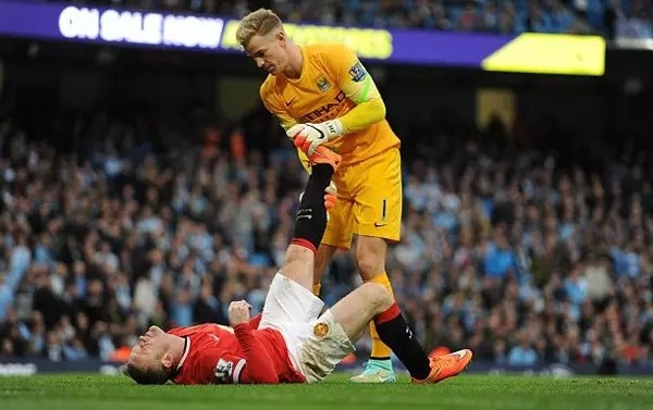 足球运动抽筋了怎么快速缓解,为什么足球运动员总抽筋