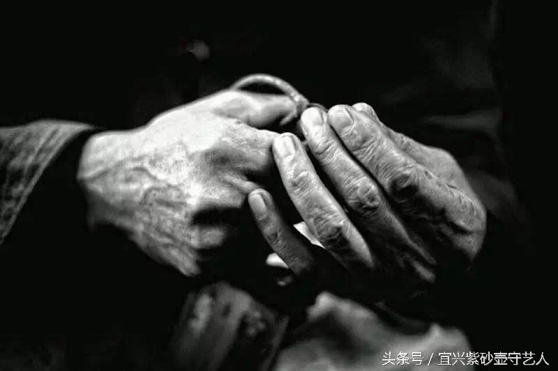 夜壶碎了一地怎么办,养好的壶还能再用开水煮吗