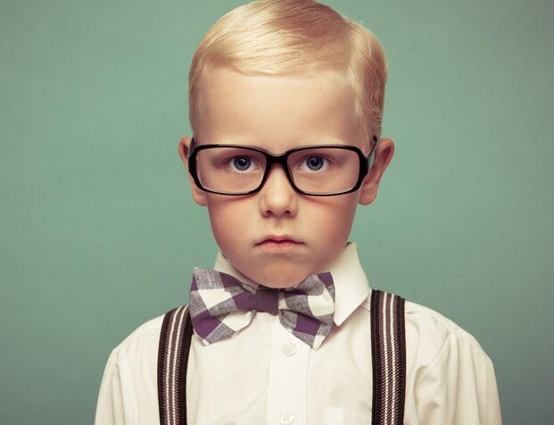 儿童轻微近视还能恢复吗,小孩近视4.8配眼镜矫正可以恢复吗