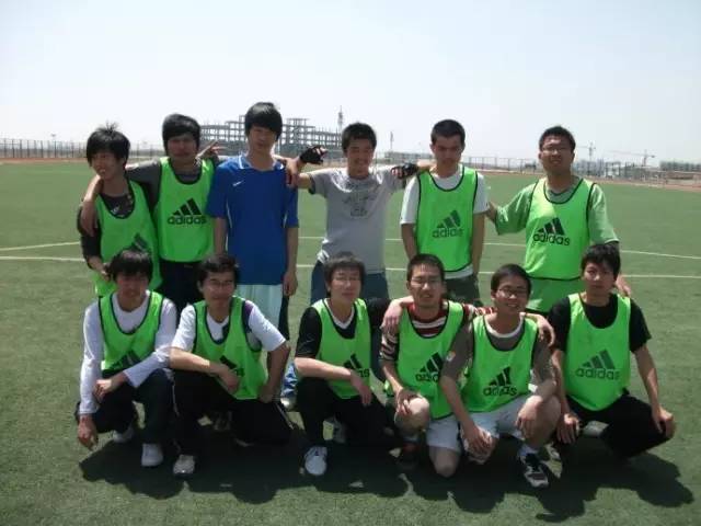 必须踢足球的理由,我为什么喜欢踢足球作文