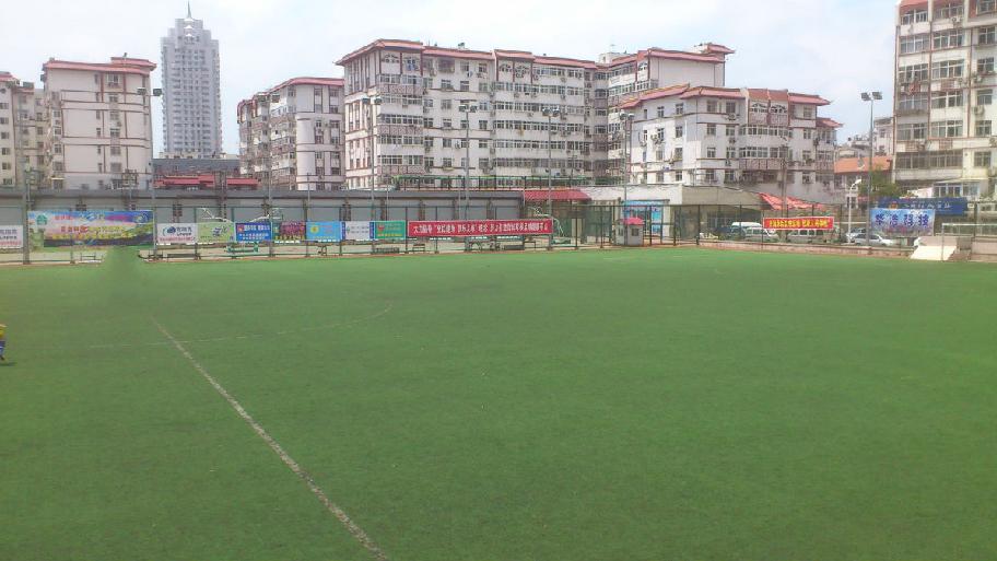 青岛有哪些免费的足球场,青岛足球场有什么比赛