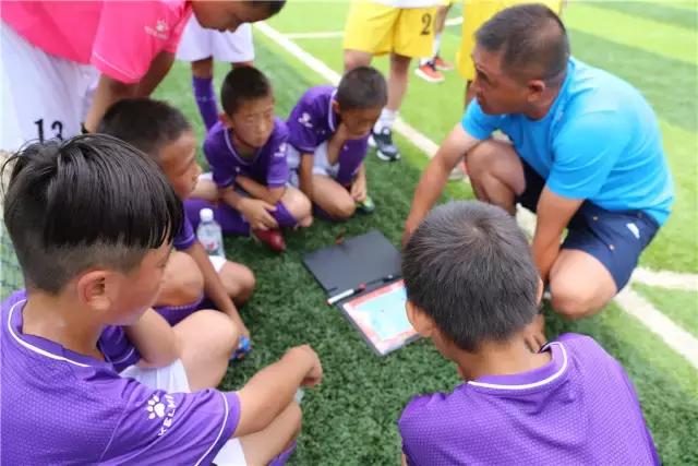 绿茵场上的追梦少年,绿茵场上追梦人