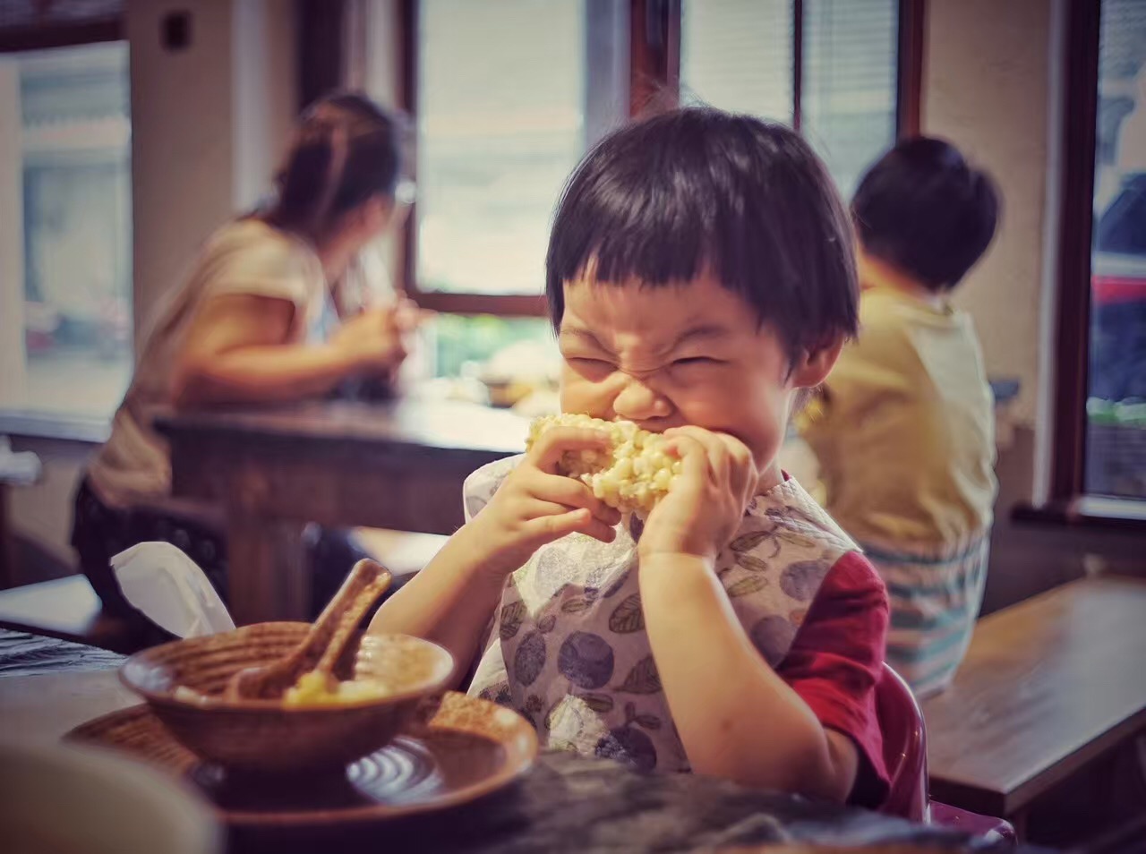 放慢脚步，带孩子住一晚农庄，骑一会儿马