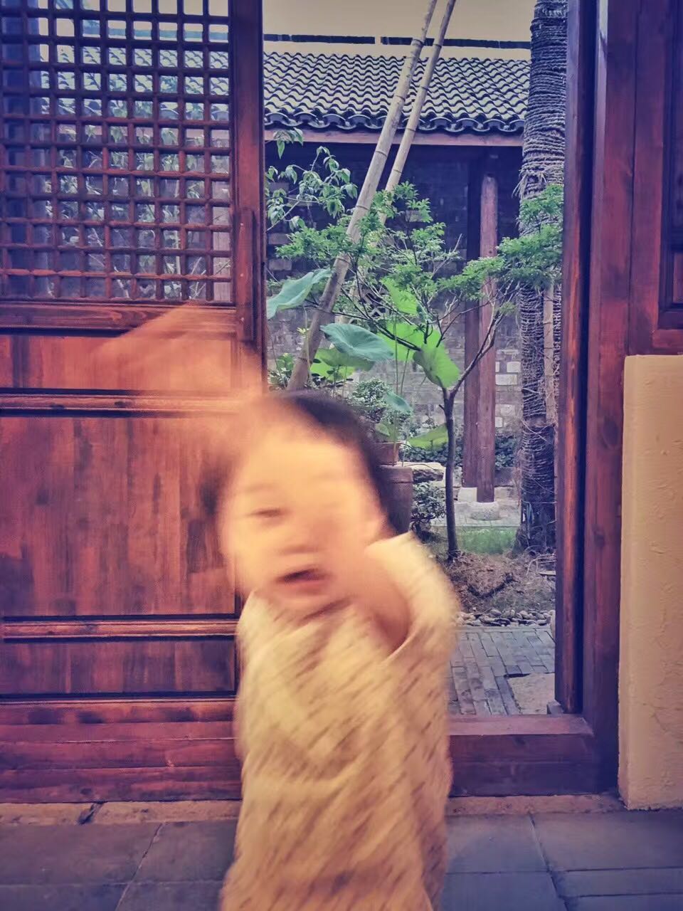 放慢脚步，带孩子住一晚农庄，骑一会儿马